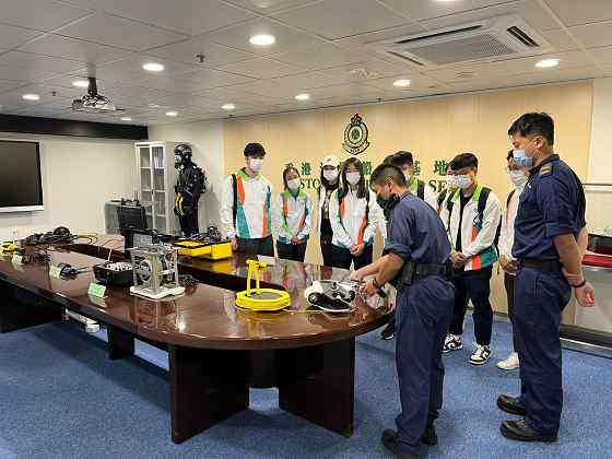 參觀香港海關船隊基地-活動花絮14
